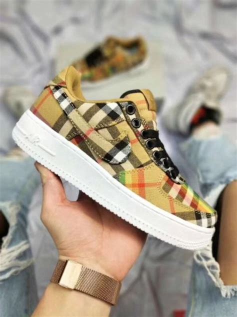 Nike X Burberry 